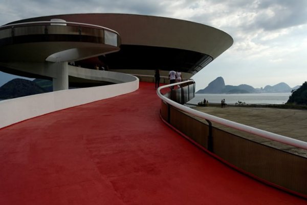 Оскару Нимейеру Исполнилось 104 Года