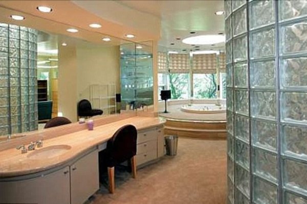 Особняк Уитни Хьюстон Выставлен на Продажу