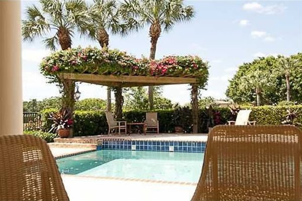 Bill Gates Buys Villa In Florida For US$ 8.7 Million For His Daughter