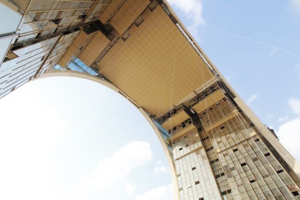 Золотой Пончик – Необычный Небоскреб В Китае