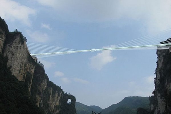 Չինաստանը Կառուցում է Աշխարհի Ամենաերկար և Ամենաբարձր Ապակյա Կամուրջը