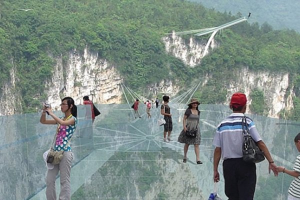 Չինաստանը Կառուցում է Աշխարհի Ամենաերկար և Ամենաբարձր Ապակյա Կամուրջը