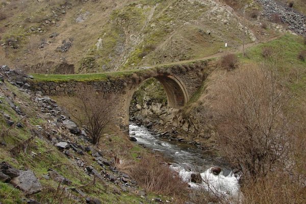 Средневековый Мост в Гарни Будет Отремонтирован