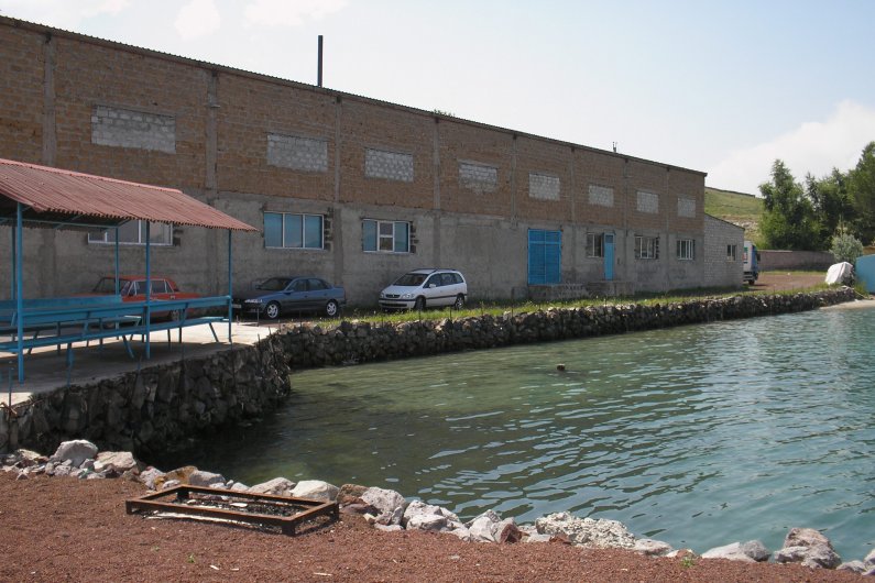 Эту старую насосную станцию предусматривали снести еще в советские времена