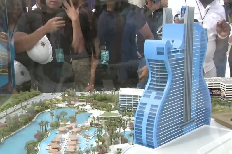 Seminole Hard Rock Hotel & Casino in Florida, Guitar-Shaped Hotel 