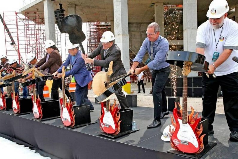 Seminole Hard Rock Hotel & Casino in Florida, Guitar-Shaped Hotel