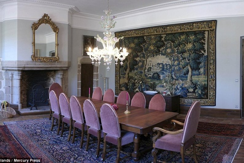 Former Home Of French Singer Edith Piaf Goes On The Market