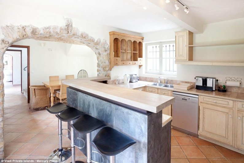 Former Home Of French Singer Edith Piaf Goes On The Market