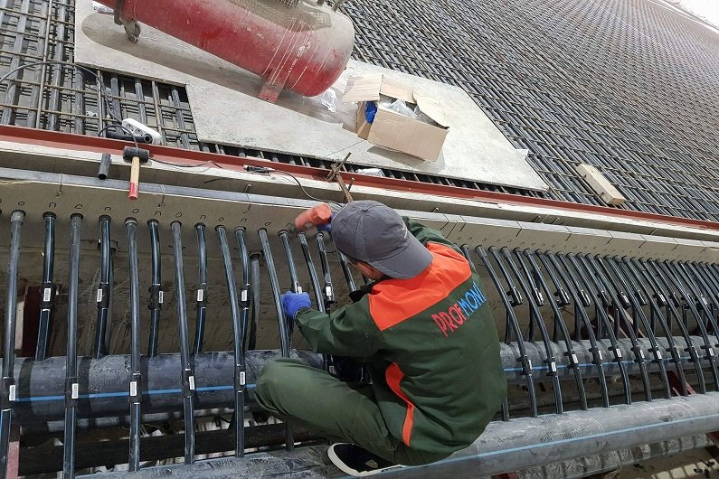 Սահադաշտի սառեցումն ապահովող խողովակների համակարգ