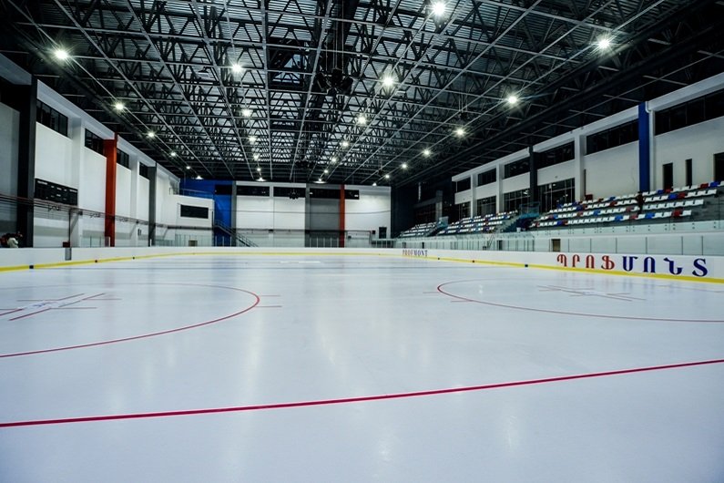 Փակ սահադաշտ Երևանում