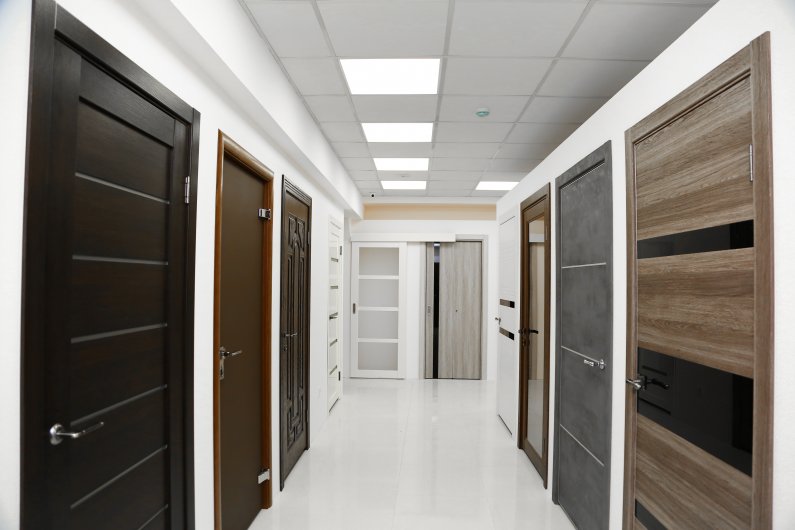 միջսենյակային դռներ