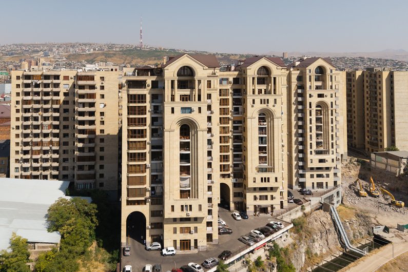 Բնակելի Շենքերի Կառուցում